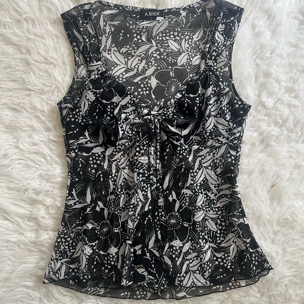 A. Byer Monochrome Floral Sleeveless Blouse
